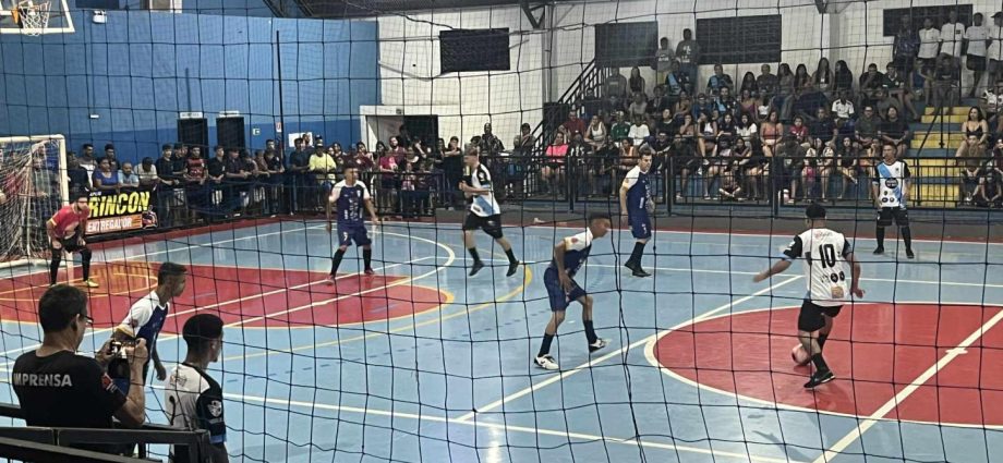 CONVENIÊNCIA DO TITI DESTACA-SE NO FUTSAL EM CASTILHO