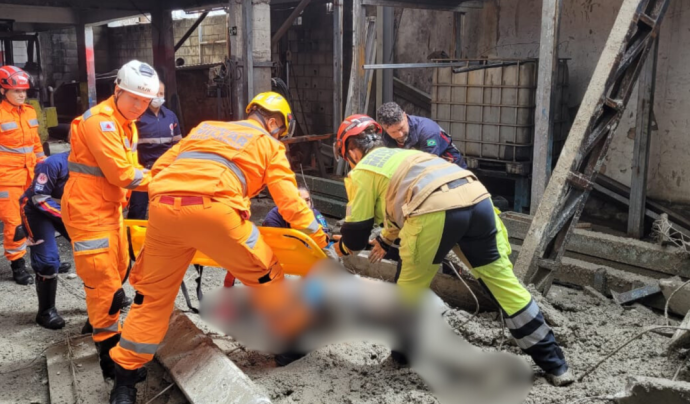 LAJE DESABA EM CONSTRUÇÃO E DEIXA DOIS FERIDOS