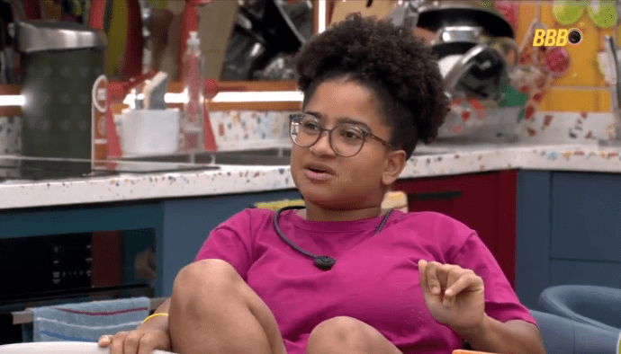 BBB 26: MILENA COGITA JOGAR ÁGUA EM PARTICIPANTE