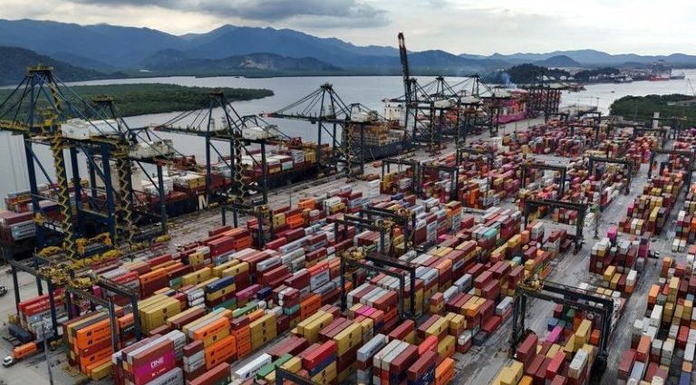 LEILÃO EM SANTOS: PRESSÃO DA UE POR MUDANÇAS