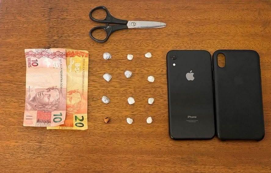 TRÁFICO DE DROGAS: JOVEM É PRESO EM ANDRADINA (SP)