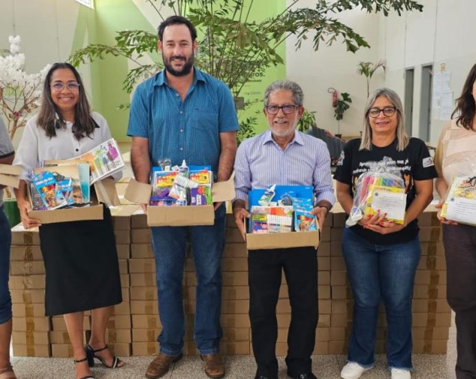 KITS ESCOLARES: PREFEITURA GARANTE ENTREGA EM CASTILHO