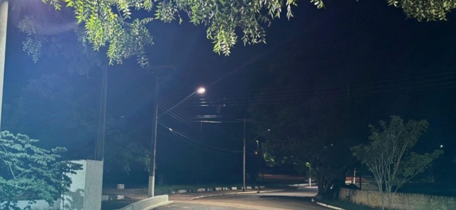 PRAIA YOSHIAKI ANO RECEBE NOVA ILUMINAÇÃO EM LED