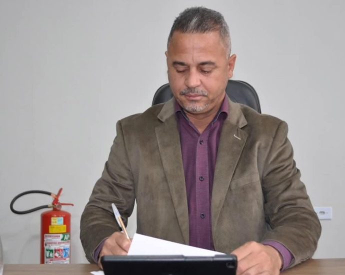 PROIBIDO ESTACIONAR: SINALIZAÇÃO ESCOLAR EM CASTILHO