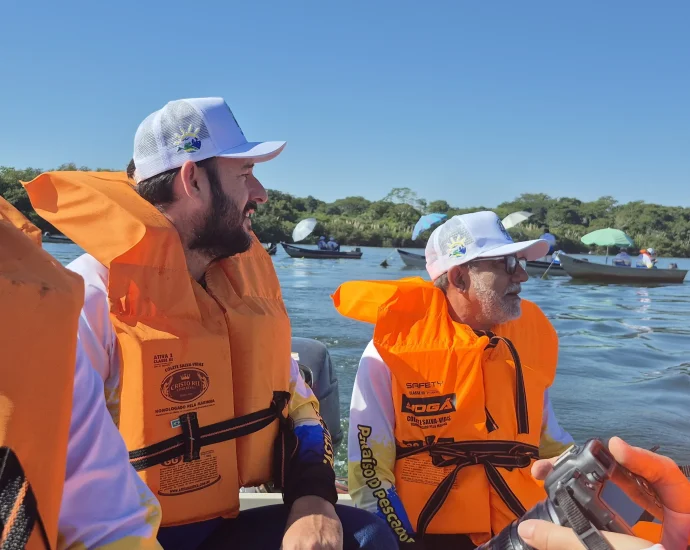 Torneio de pesca anima competidores em Castilho