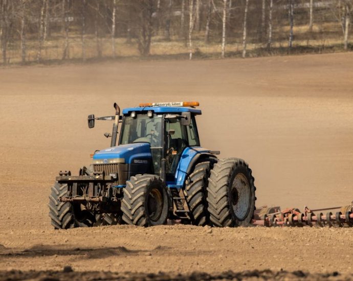 Cursos Gratuitos de Tratorista e Motorista Canavieiro em Auriflama: Inscrições Abertas