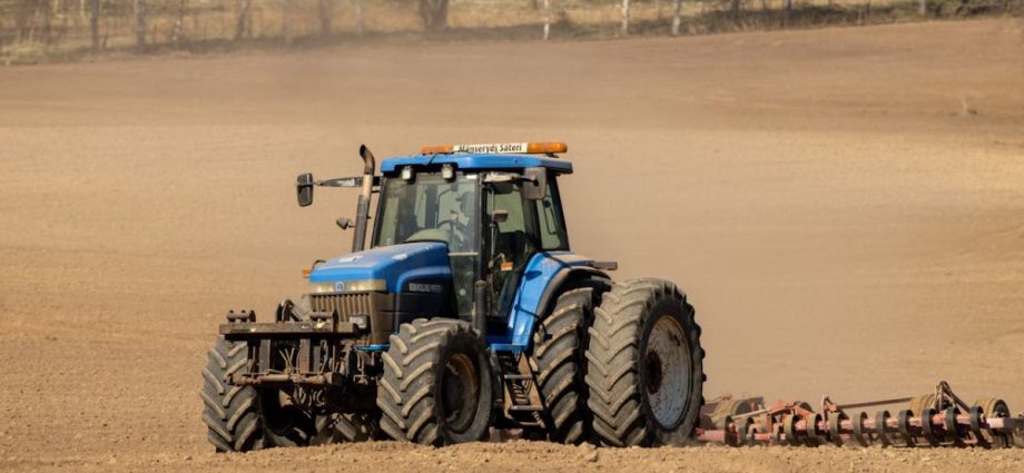 Cursos Gratuitos de Tratorista e Motorista Canavieiro em Auriflama: Inscrições Abertas