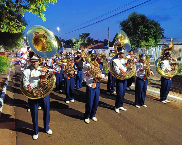 BAMAC emociona público e abre desfile de aniversário em Santa Salete