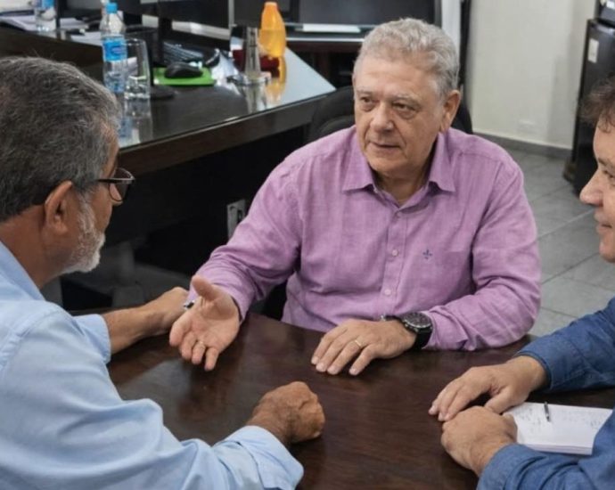 Paulo Boaventura responde Tião e Daniel sobre a implementação do PDV para servidores aposentados de Castilho (SP)