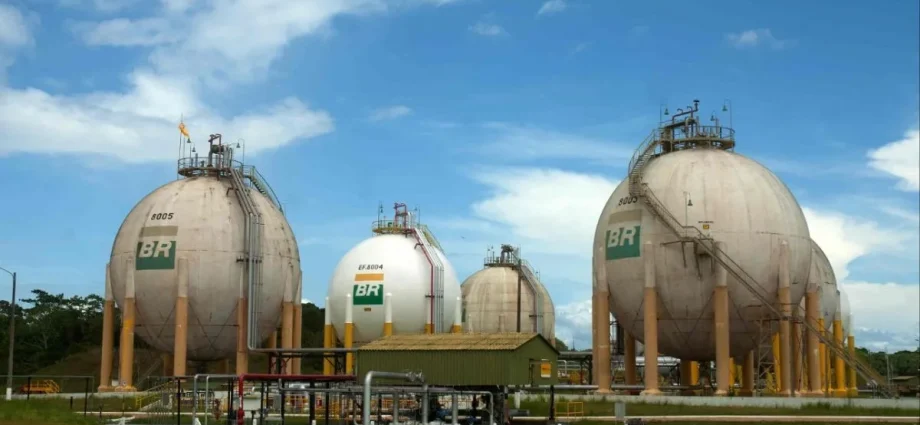 Petrobras e SENAI lançam programa de formação para 830 jovens em áreas emergentes