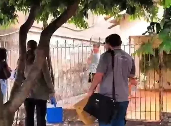 ZOONOSES DE CASTILHO: VISITAS CASA A CASA AJUDAM A PREVENIR DOENÇAS E PROTEGER ANIMAIS