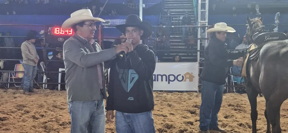 VÍDEO: Categoria juvenil define campeão na prova dos três tambores em Castilho