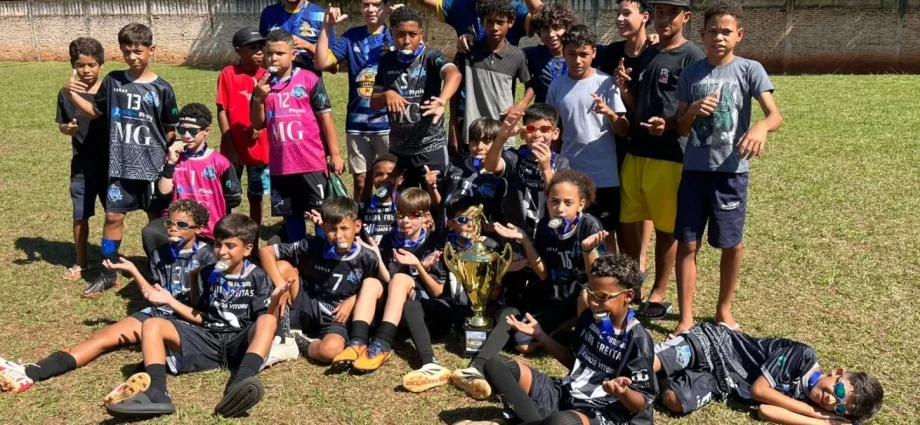 Conveniência Lopes é campeã do Campeonato de Verão Regional de Futebol Society Sub-11