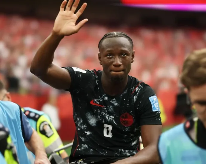 KONÉ AGRADECE APOIO NAS REDES E SE DESPEDE DA COPA APÓS FRATURA NA PERNA