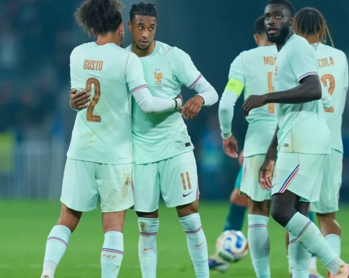 SELEÇÃO DA FRANÇA VALE 60 VEZES MAIS QUE A DO IRAQUE, APONTA LEVANTAMENTO
