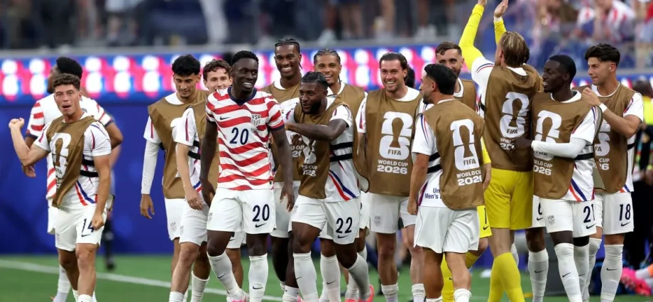 GOLS BRASILEIROS MARCAM ESTREIA DOS ESTADOS UNIDOS NA COPA