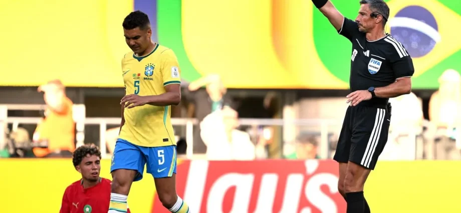 BRASIL TEM DOIS PENDURADOS; VEJA REGRAS DE SUSPENSÃO POR AMARELO NA COPA
