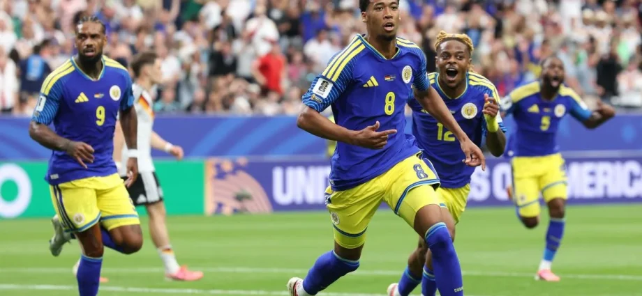 CURAÇAO CELEBRA ESTREIA NA COPA, MESMO COM DERROTA PARA A ALEMANHA