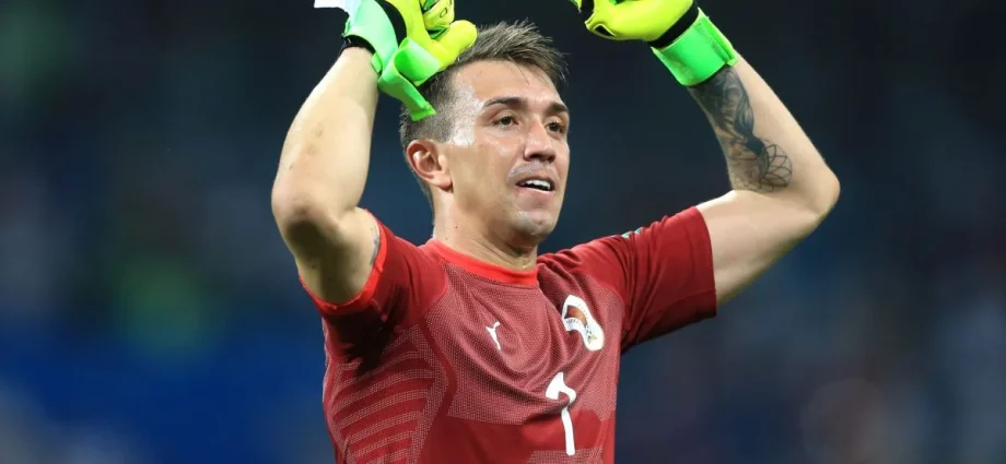 MUSLERA BATENDO RECORDE PELO URUGUAI E A POLÊMICA DO PATCH