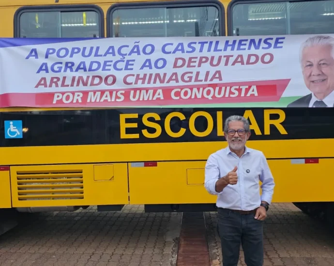 CASTILHO RECEBE 1º ÔNIBUS ESCOLAR COM AR-CONDICIONADO