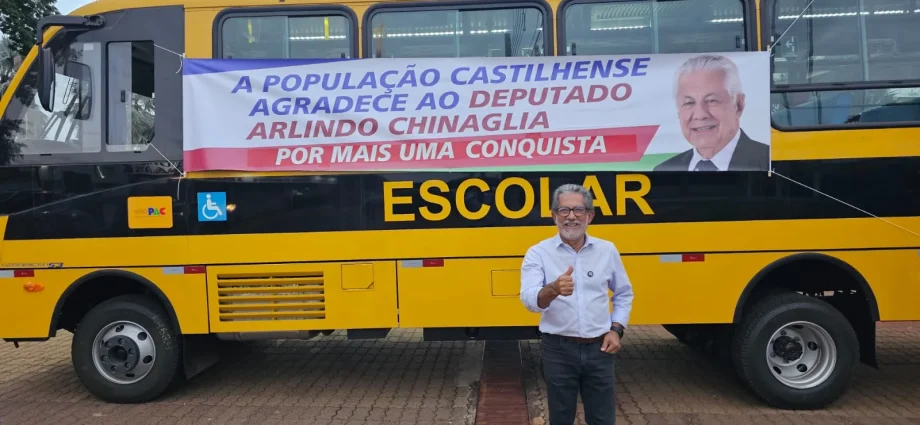 CASTILHO RECEBE 1º ÔNIBUS ESCOLAR COM AR-CONDICIONADO