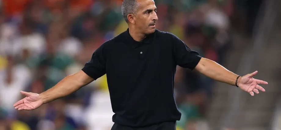 TÉCNICO DA TUNÍSIA DEMITIDO APÓS GOLEADA NA COPA