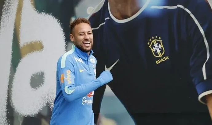 NEYMAR TREINA EM DIA DE JOGO E ACOMPANHARÁ A ESTREIA DA SELEÇÃO