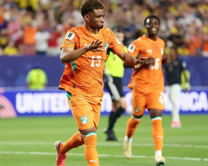 COSTA DO MARFIM VENCE O EQUADOR NA COPA DO MUNDO E FAZ HISTÓRIA