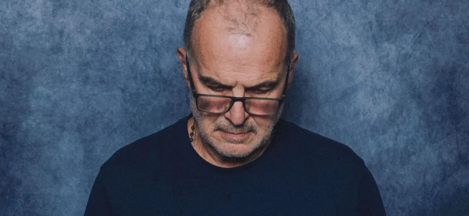 BIELSA EXPLICA REAÇÃO EM FOTOS OFICIAIS DA FIFA: