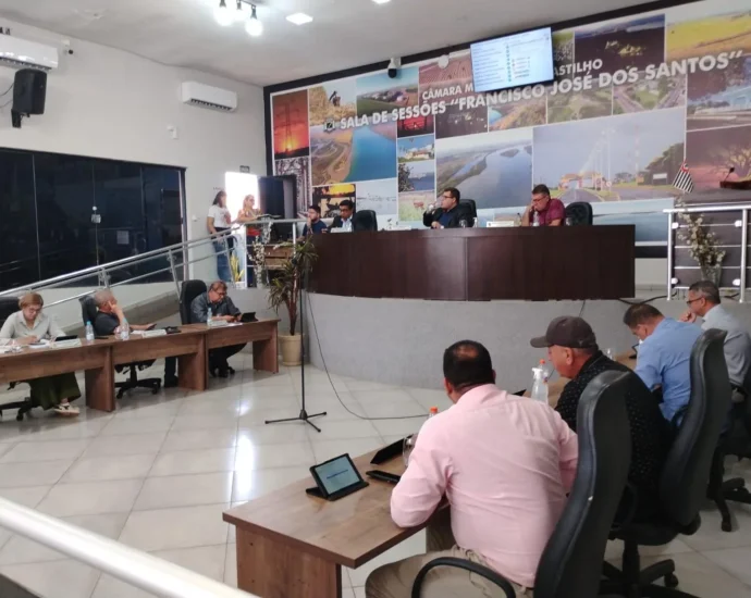 19ª Sessão Ordinária da Câmara Municipal de Castilho Dura Apenas 12 Minutos
