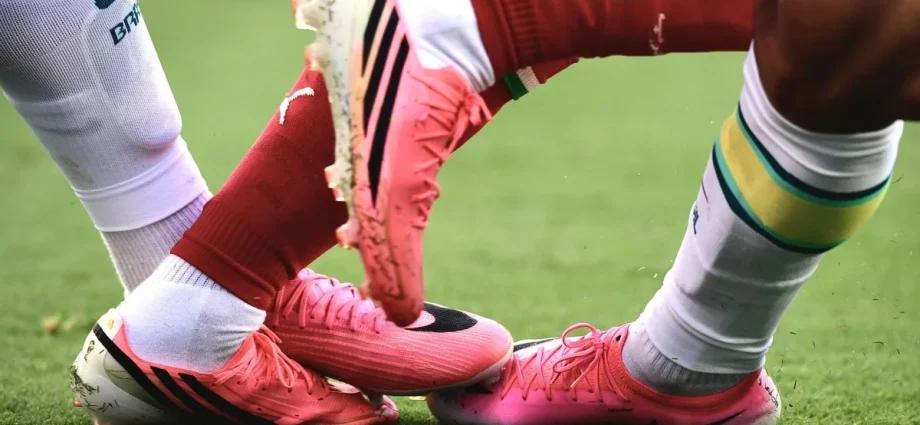 CHUTEIRAS ROSAS DOMINAM A COPA DO MUNDO; ENTENDA A TENDÊNCIA