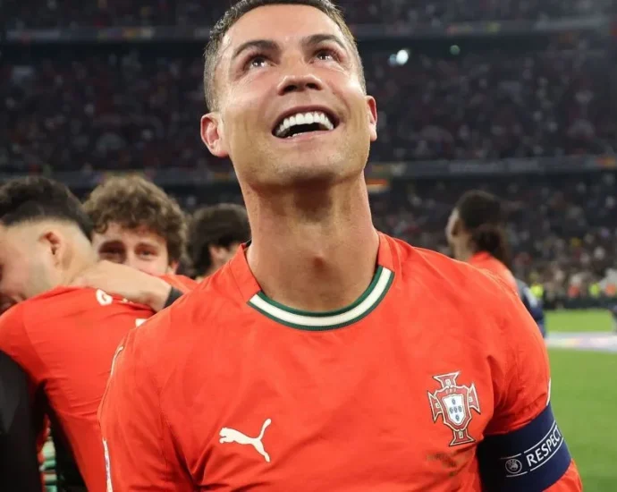 CRISTIANO RONALDO VEJO PORTUGAL FORTE EM SUA SEXTA COPA DO MUNDO