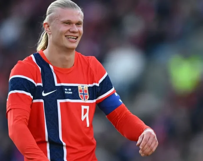 HAALAND DEMOROU PARA DISPUTAR A COPA DO MUNDO POR AUSÊNCIA DA NORUEGA