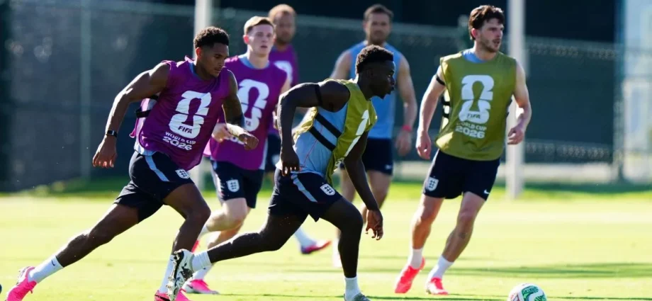BASE DA INGLATERRA NA COPA RECEBE ALERTA DE TORNADO NOS EUA