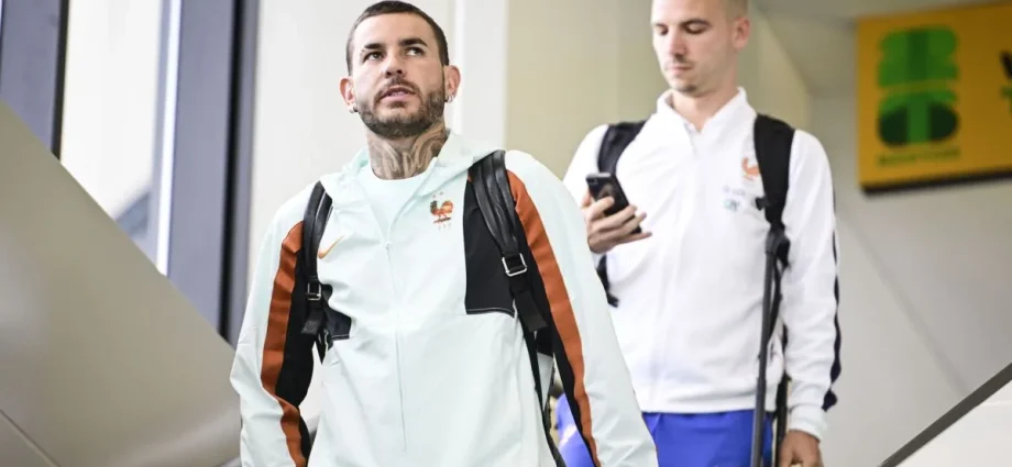 ZAGUEIRO VÊ FRANÇA PRONTA PARA ESTREIA NA COPA: “EQUIPE FANTÁSTICA”