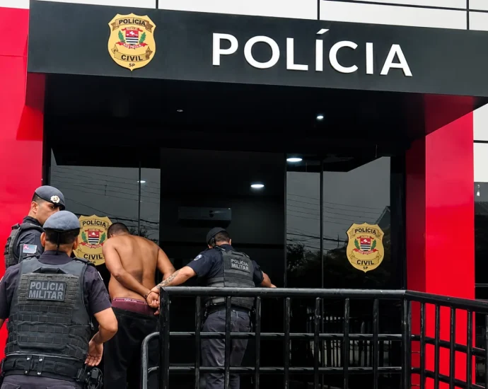 MACONHA É APREENDIDA E HOMEM É DETIDO DURANTE FUGA DA PM