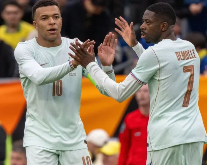 DEMBALE DEFENDE MBAPPÉ E CRITICA EXCESSO DE COBRANÇAS NA FRANÇA PRE-COPA
