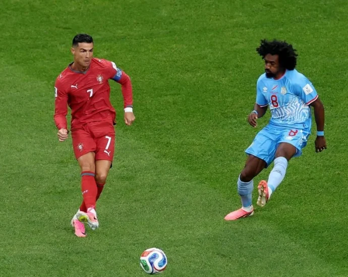 CRISTIANO RONALDO: A INDEFINIÇÃO DA TITULARIDADE NA SELEÇÃO PORTUGUESA