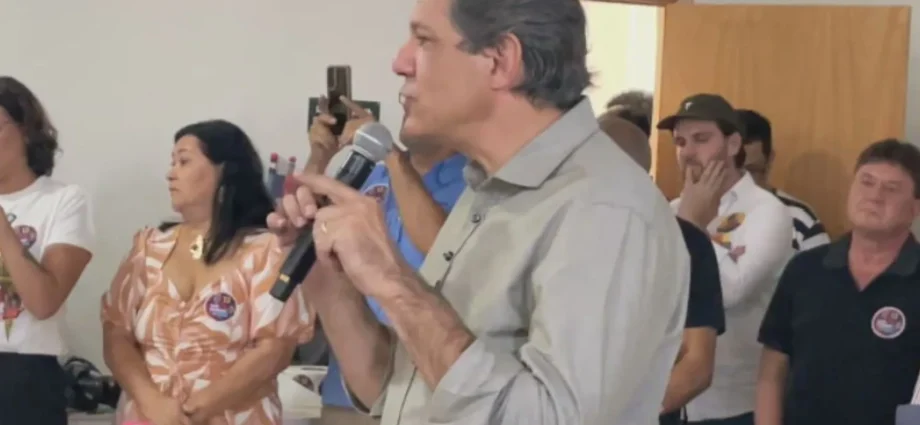 Haddad critica déficit orçamentário de SP durante campanha em Andradina