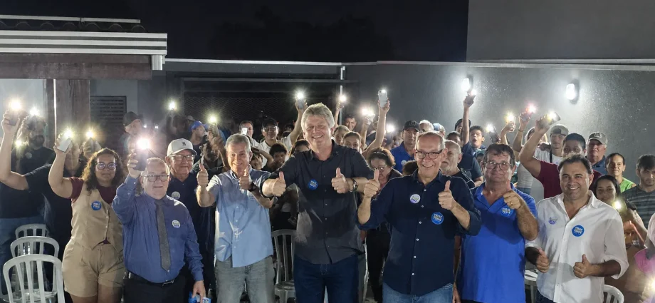 Jaime Verruck e Helio Peluffo se reúnem com moradores de Bonito