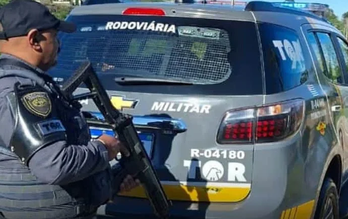 Mulher é detida com 2 kg de haxixe na SP-300