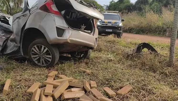Operação policial resulta em apreensão de 445 kg de maconha e morte de fugitivo