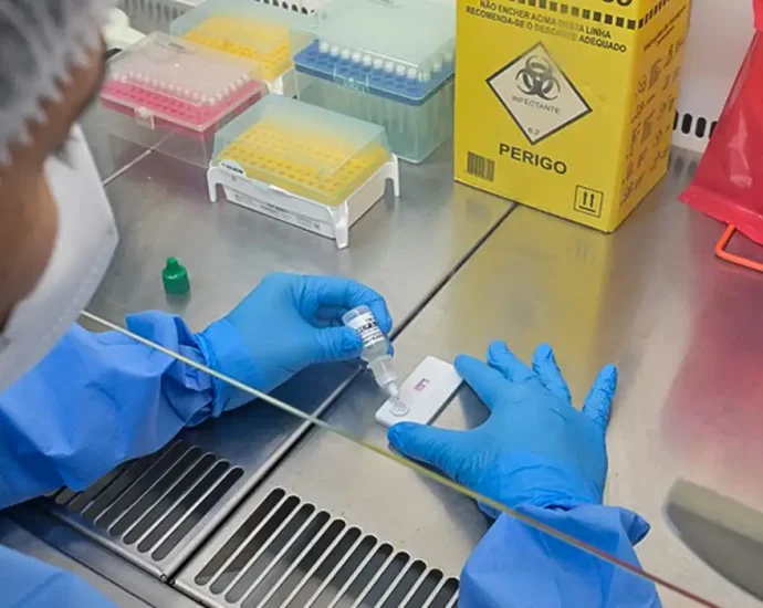 Anvisa redefine regras para controle de qualidade em laboratórios