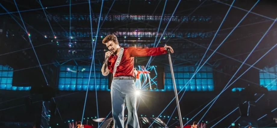 Luan Santana realiza show especial em São José do Rio Preto neste sábado