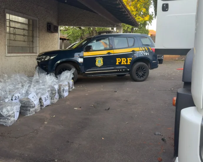 Polícia Rodoviária Federal apreende 547 kg de cocaína em Tupi Paulista