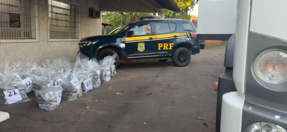 Polícia Rodoviária Federal apreende 547 kg de cocaína em Tupi Paulista