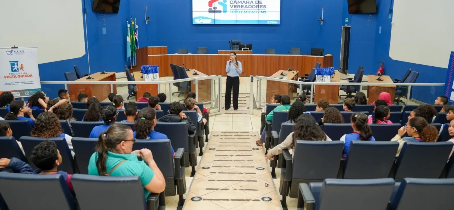 Alunos da Ramez Tebet participam de visita guiada na Câmara Municipal