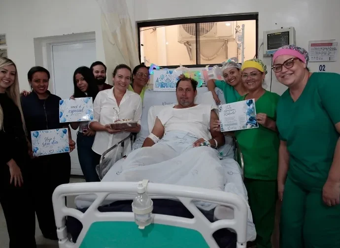 Aniversário na UTI: Carinho e Esperança na Santa Casa de Andradina