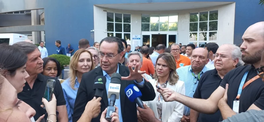 Augusto Cury espera chegar ao 2º turno e considera Lula seu adversário
