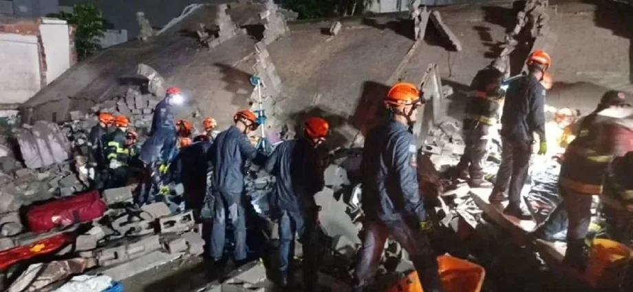Prédio desaba em São Paulo e resulta na morte de duas mulheres